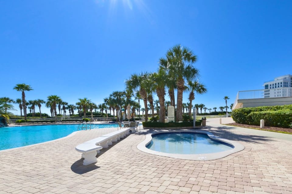 Silver Shells Kiddie Pool