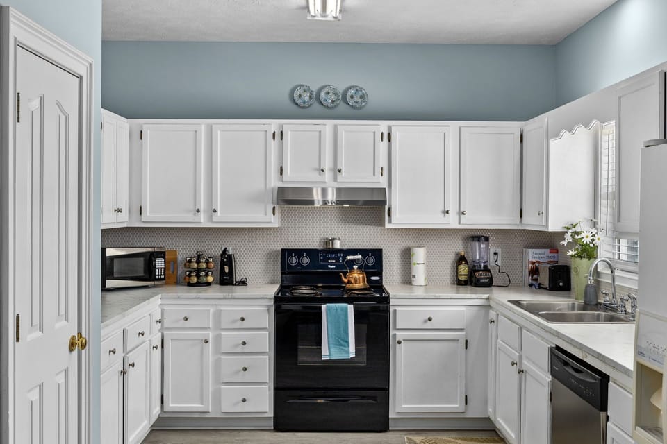 Experience the convenience of a fully equipped kitchen