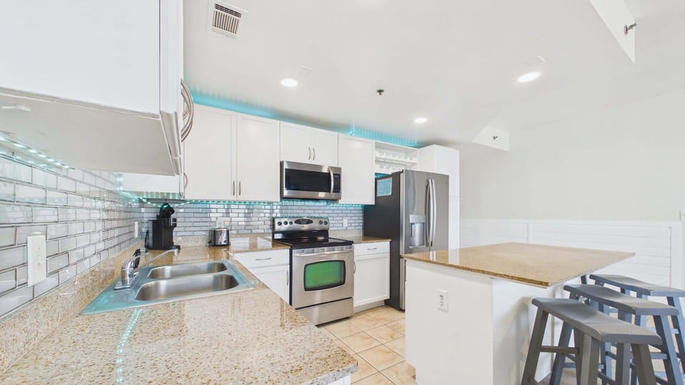 Full kitchen with ample counter space for your culinary needs