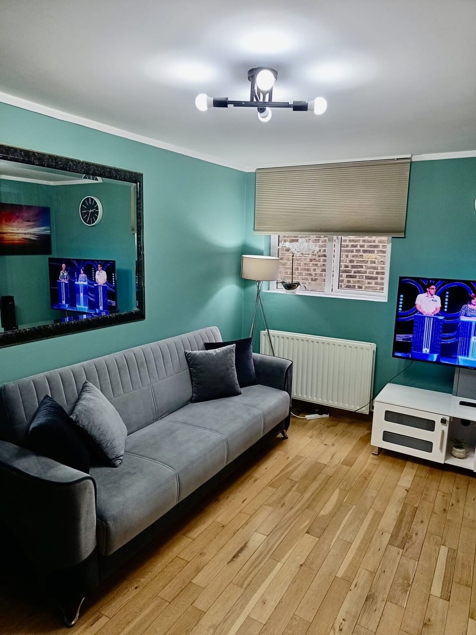 Living Room / Lounge