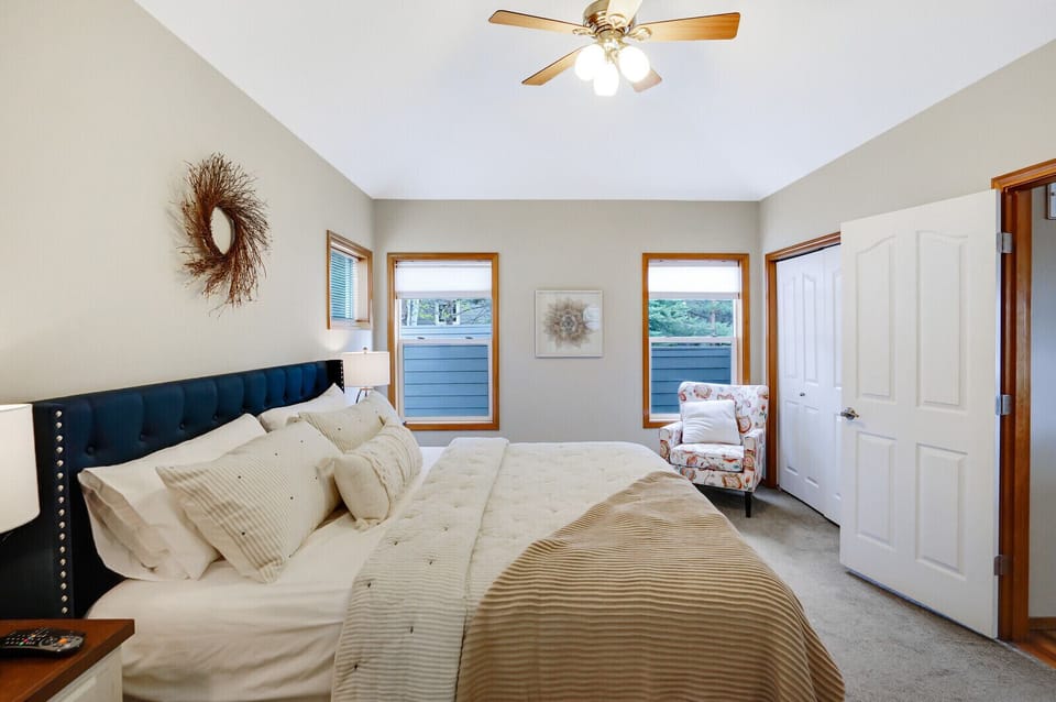 Enjoy the convenience of a main-floor primary suite with a king-size bed.