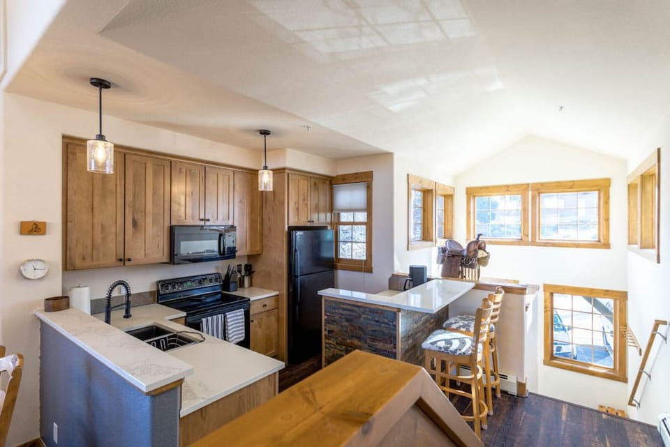 Fully-equipped kitchen