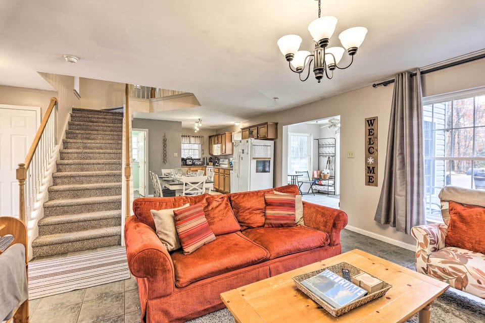 Living Room | Central Heating & A/C | Smart TVs | Free WiFi