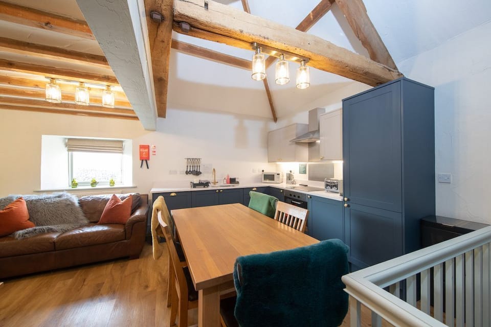 Nadin Cottage open plan living area with newly installed kitchen with integrated appliances