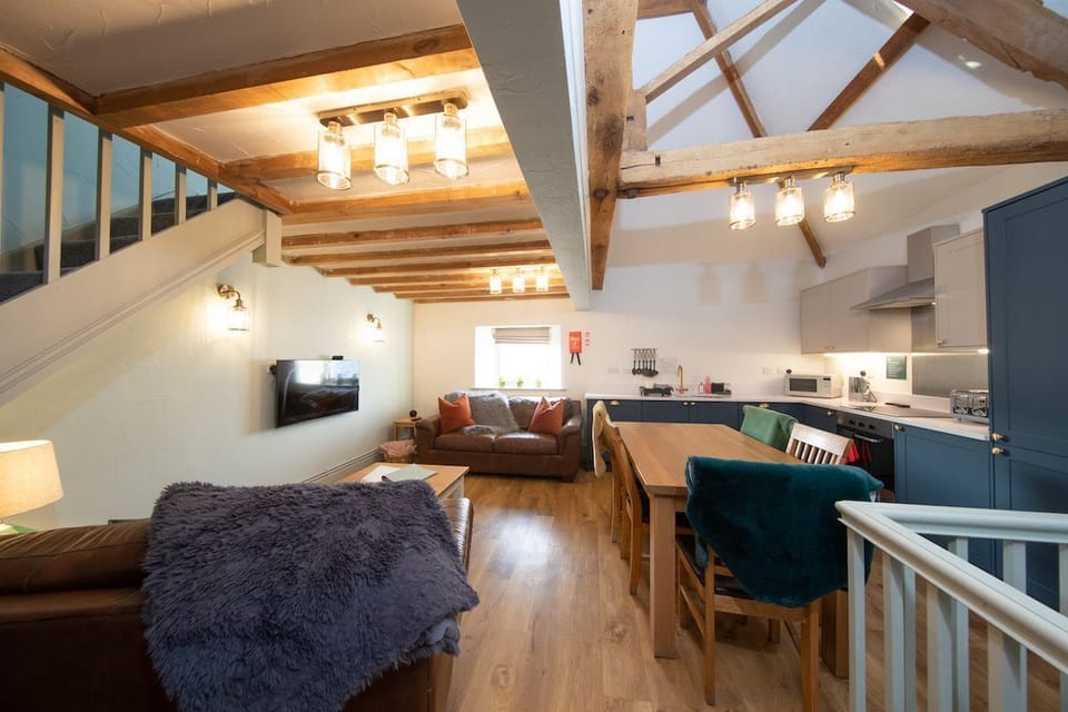 Nadin Cottage open plan living area with newly installed kitchen with integrated appliances