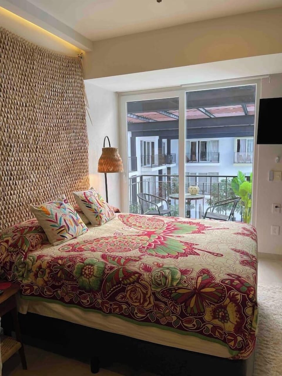 Queen Size Bedroom
