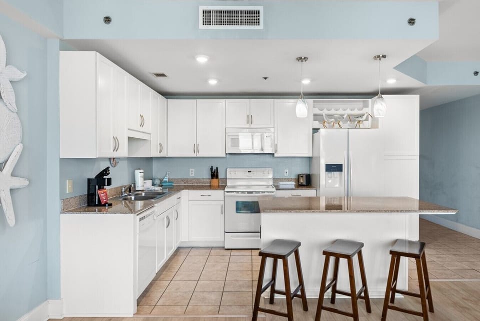 Fully equipped kitchen