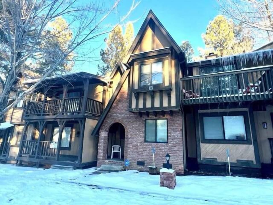 Snow covered Big Bear Cool Cabins, Snow Summit Getaway