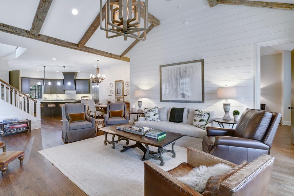 Open Concept Living Area, Main Level