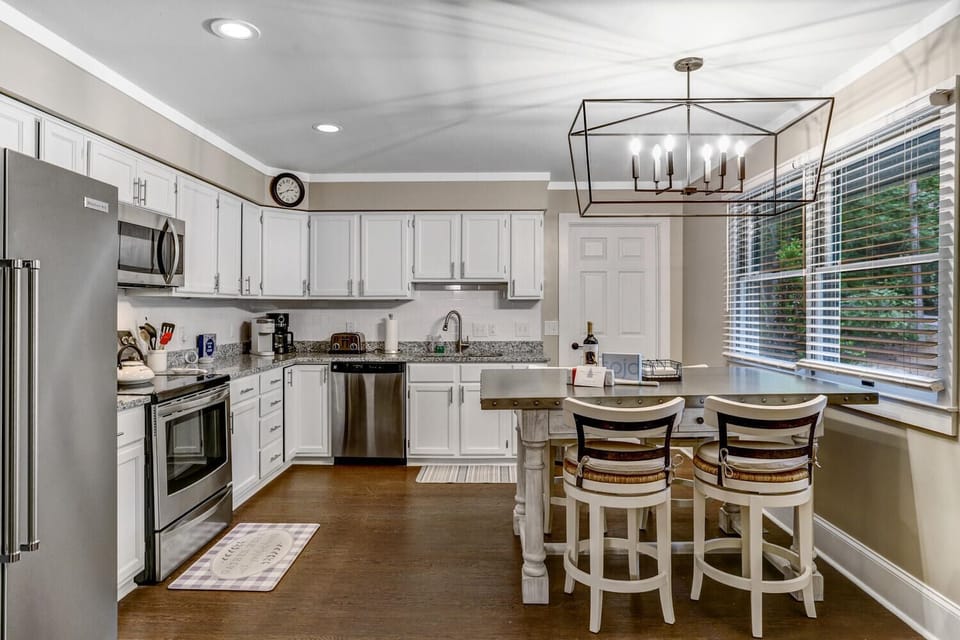Kitchen, Main Level