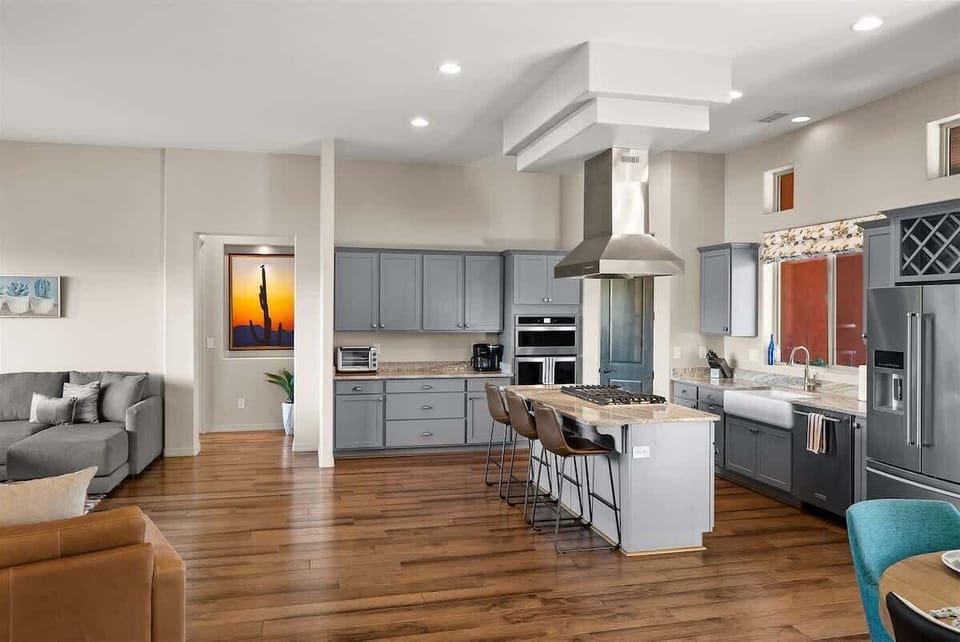 Gourmet kitchen fully equipped for all your in home cooking needs