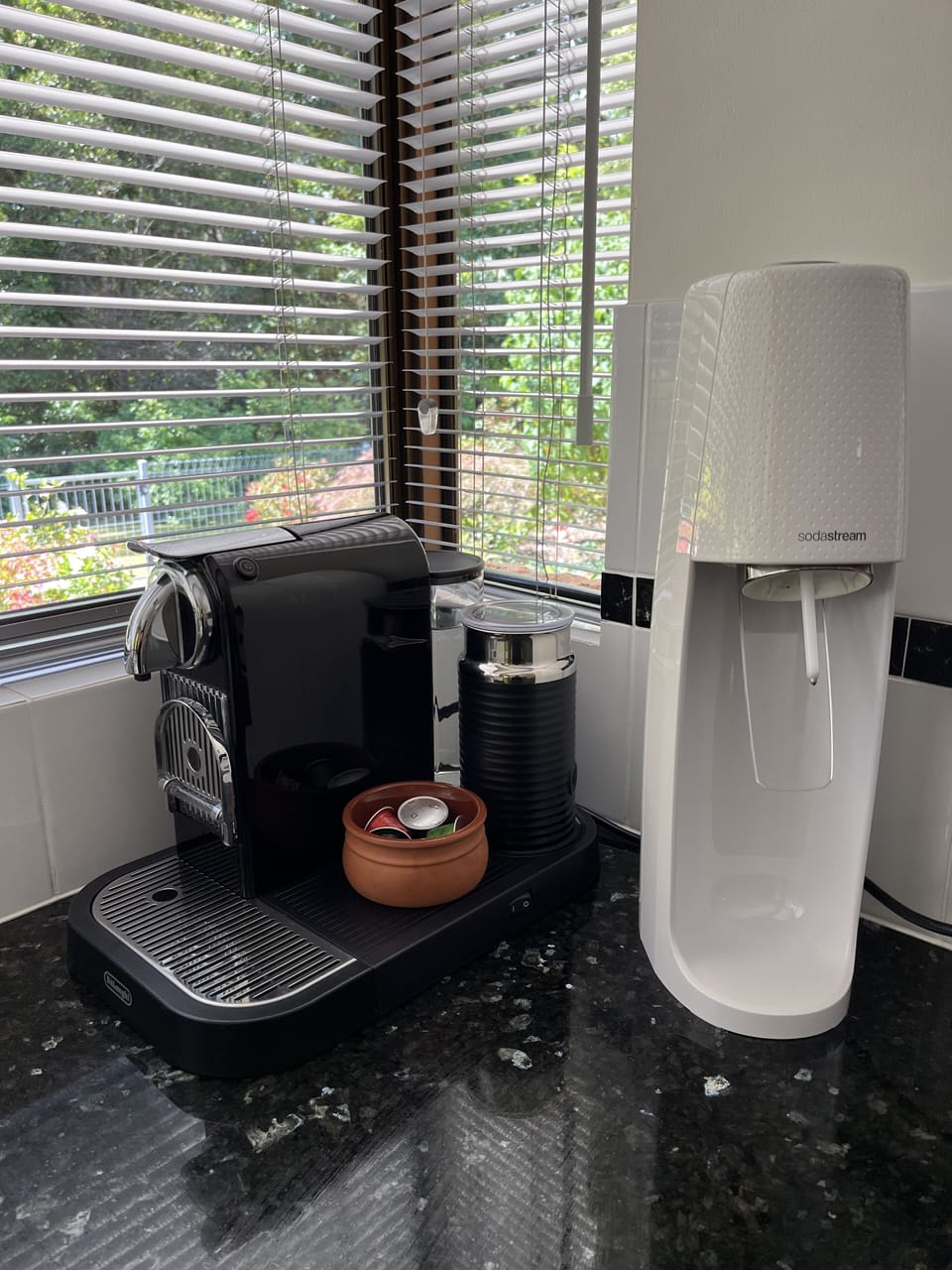 Coffee machine and sodastream 