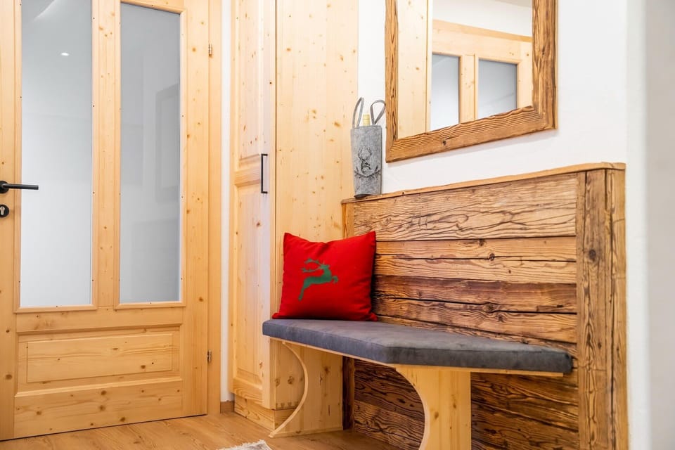 Entrance / Reception