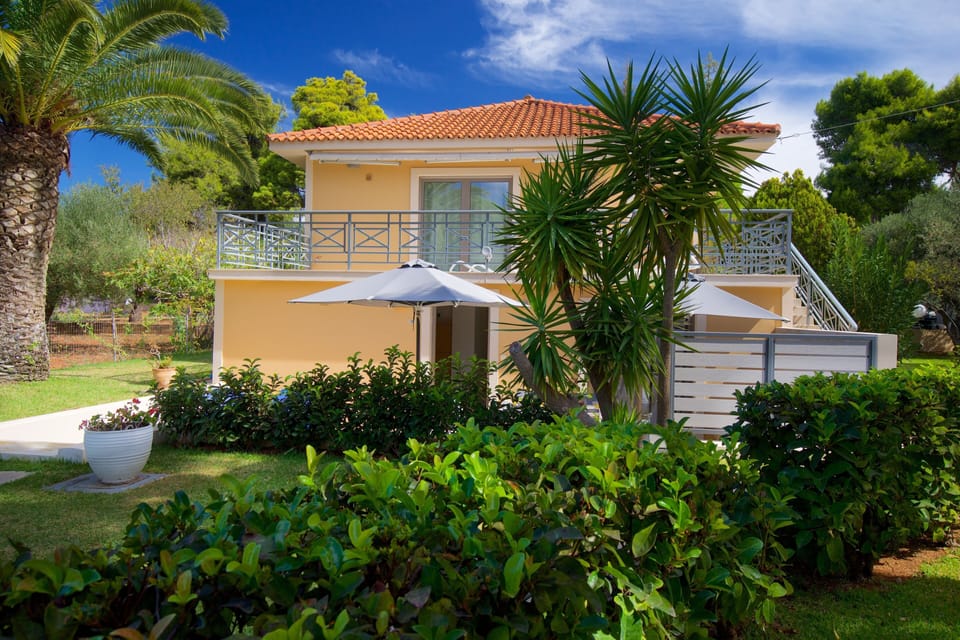 Kefalonia lassi apartments: 3 bedroom apartments by Makris Gyalos beach