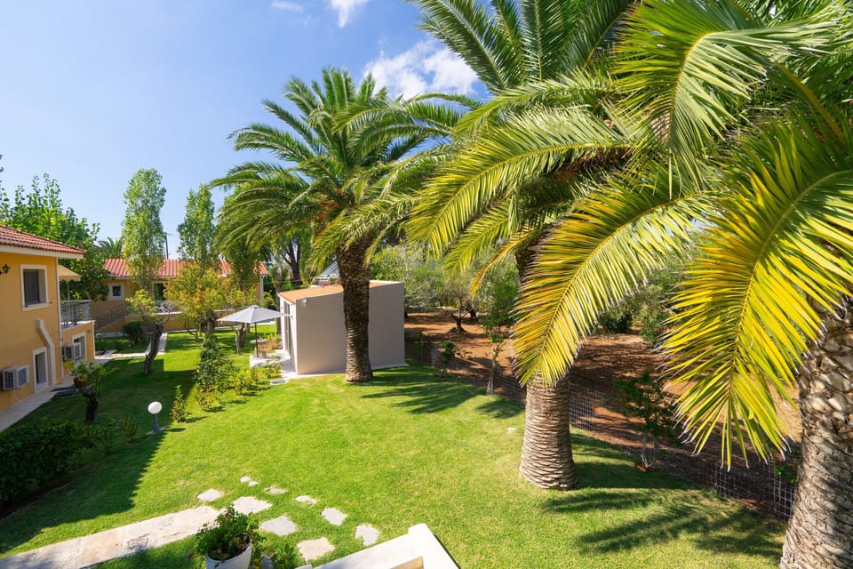 Kefalonia lassi apartments: 3 bedroom apartments by Makris Gyalos beach