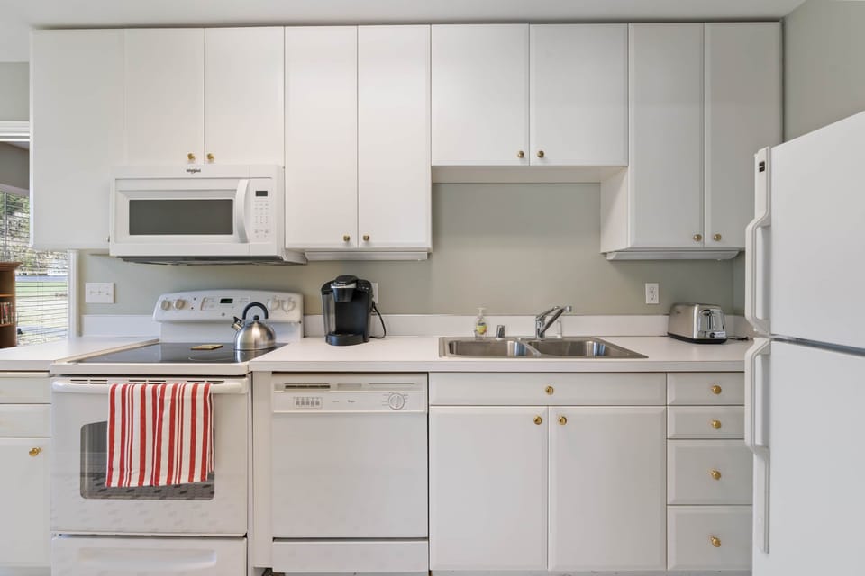 Kitchenette (1)