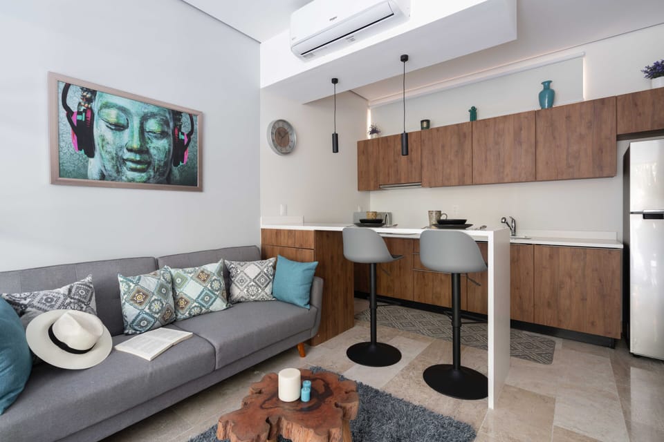 Living room, Smart TV. AC. 