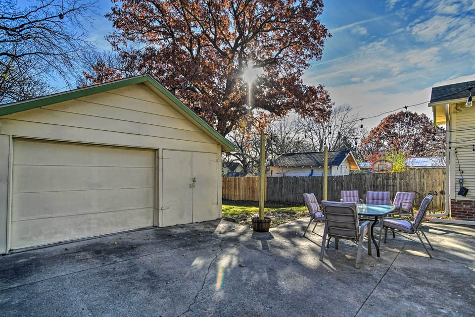 Parking | Driveway (1 Vehicle) | Free Street Parking