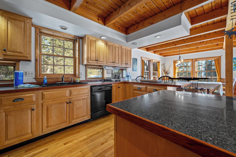 Fully equipped kitchen