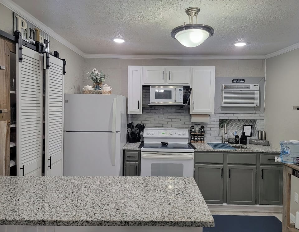 fully stock gourmet kitchen 