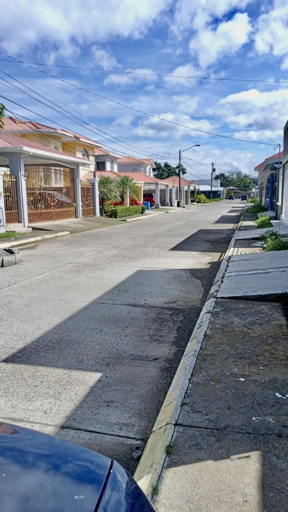 Pavement streets/calles padimentadas  en la
Residencial 