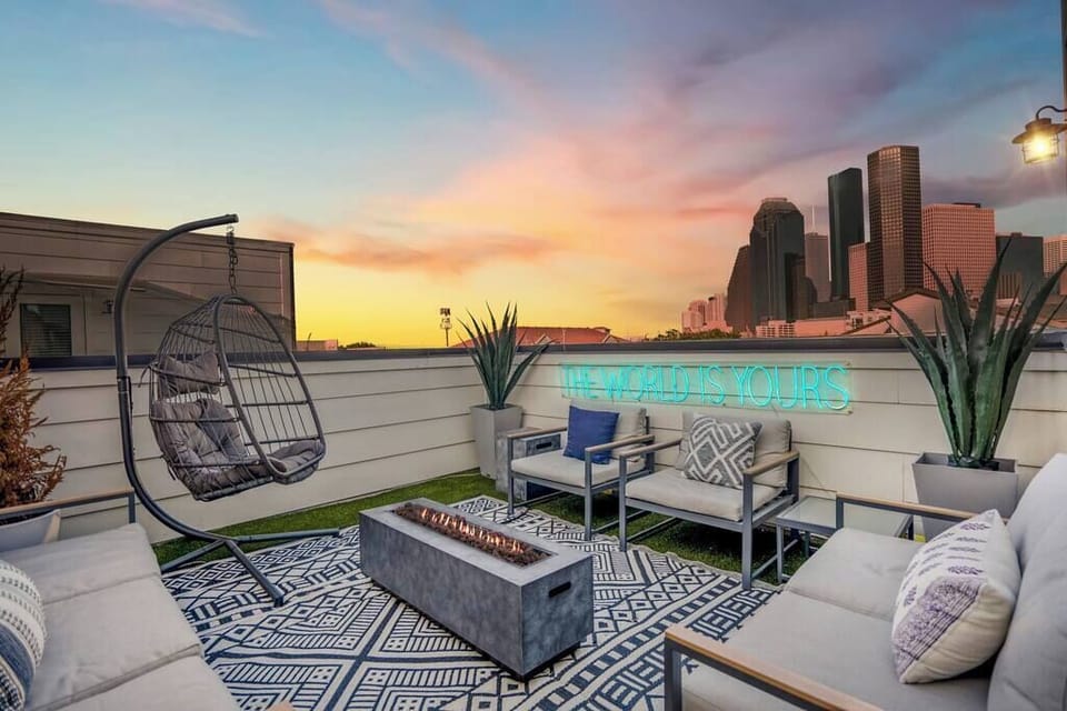 Enjoy dinner, a few drinks, and amazing views of Downtown Houston on our large rooftop deck!
