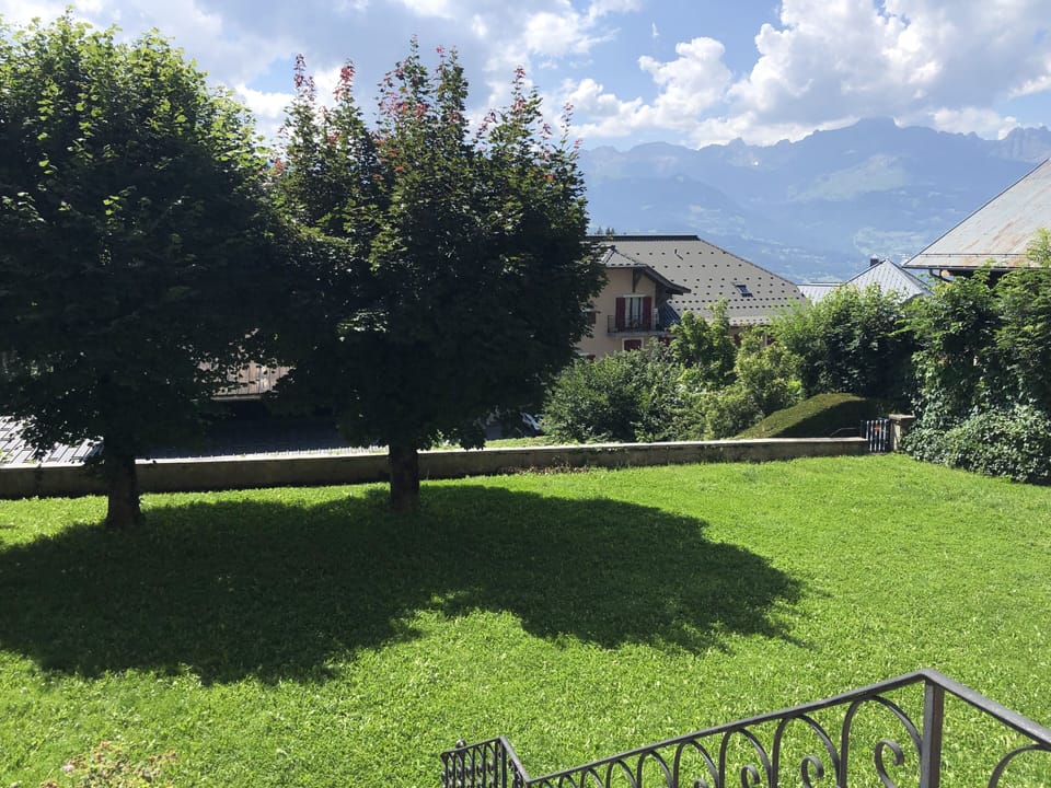 La Residence common Garden