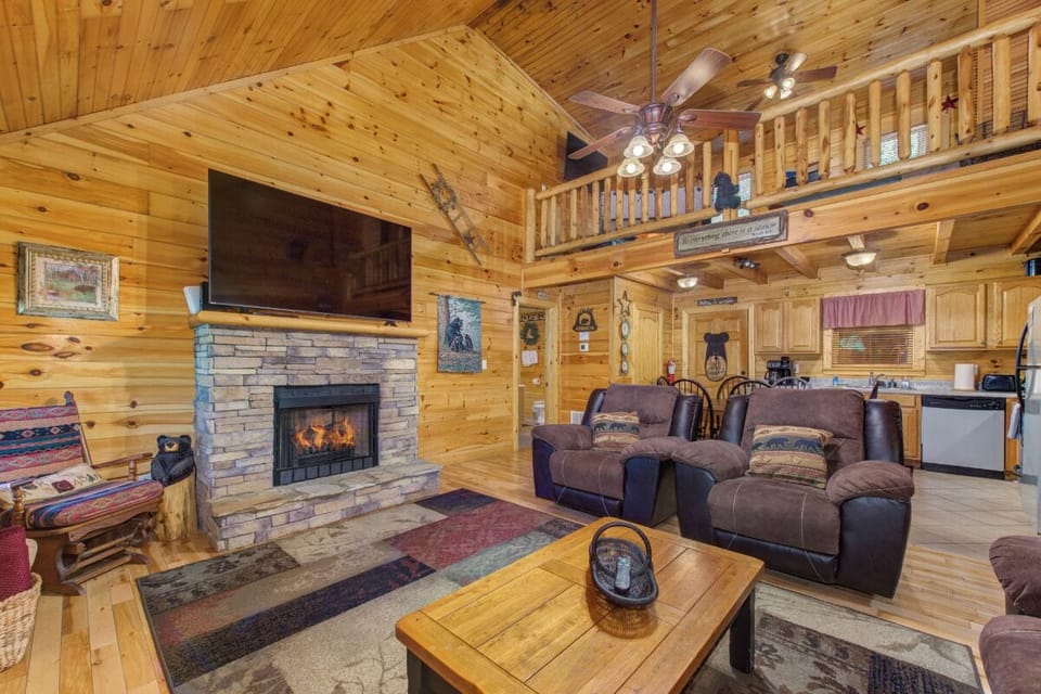 Bear Crossing's cozy living area