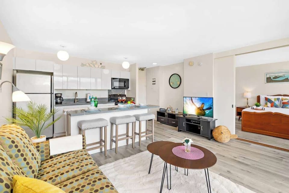 Living room with cable TV