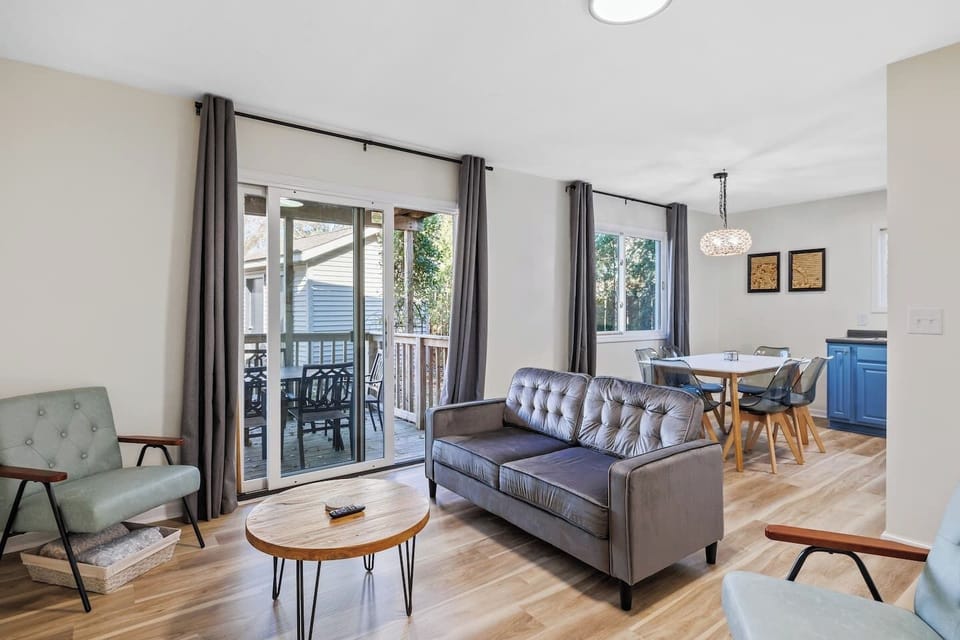 Living room in bottom unit with TV