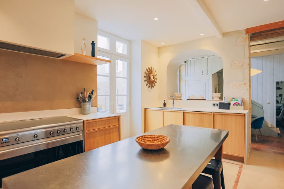 Kitchen with terrace and pool access