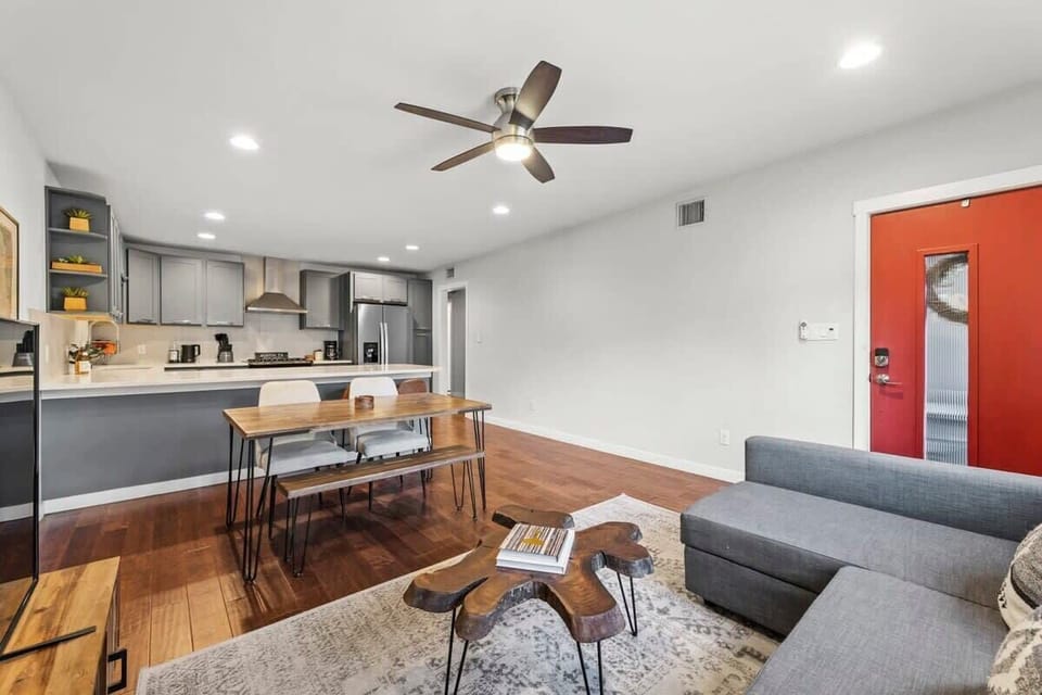 Open living, dining & kitchen space
