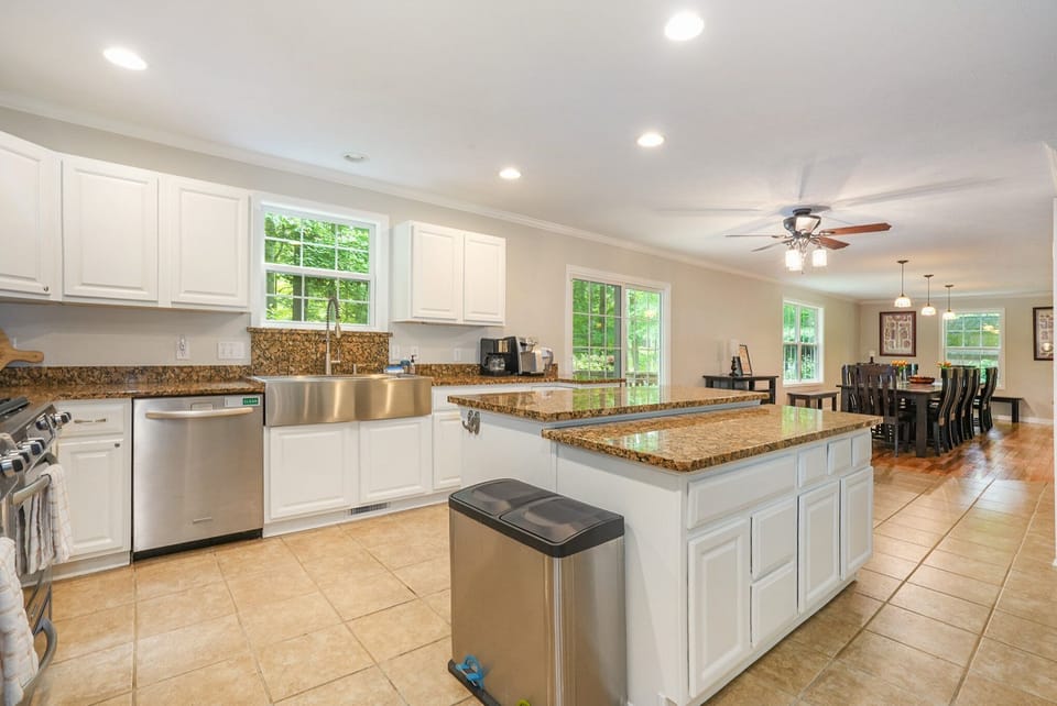 Discover an array of small appliances, including Keurig and regular coffeemakers, electric kettle, toaster, toaster oven, and more.