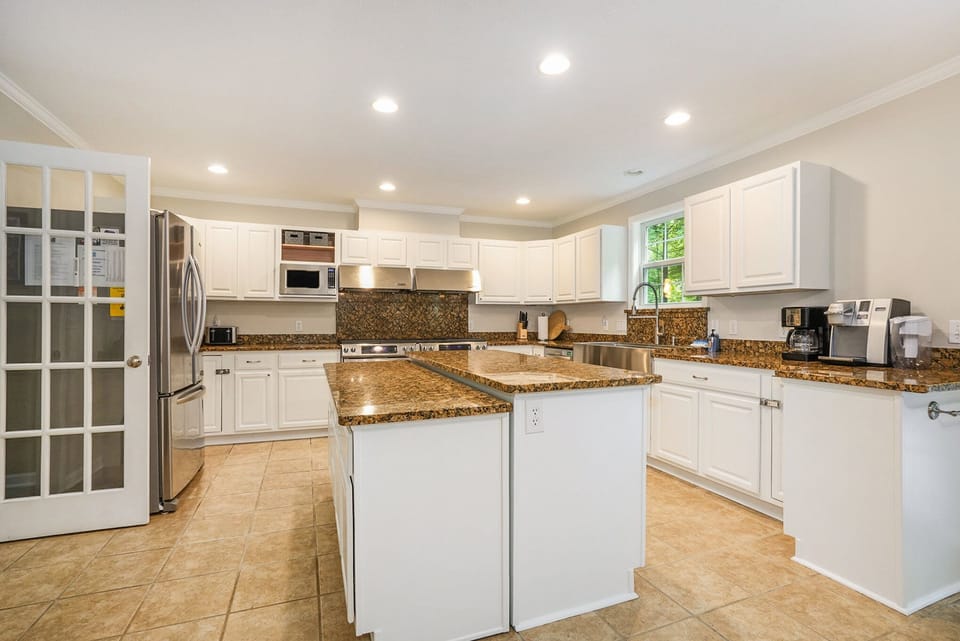 The large, fully equipped kitchen, where you’ll love the many features. 
