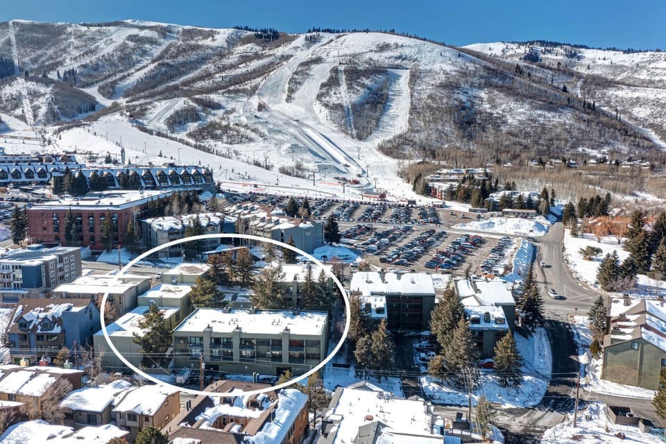 Edelweiss Haus A102: Adjacent and walkable to Park City Mountain Resort