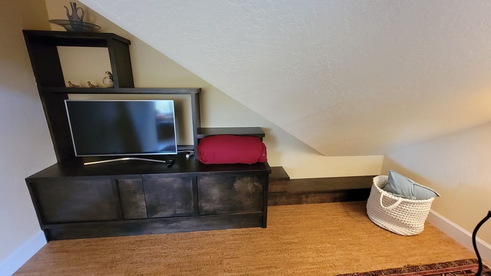 Storage nook in the bedroom