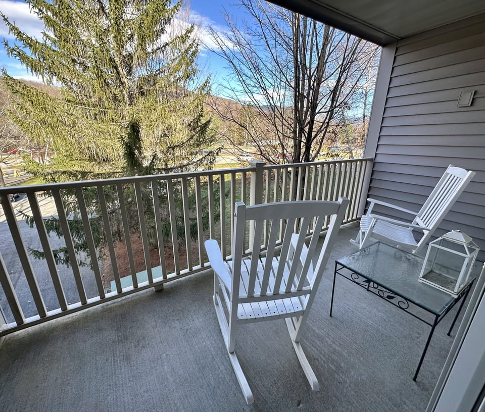 Private Balcony with rocking chairs 