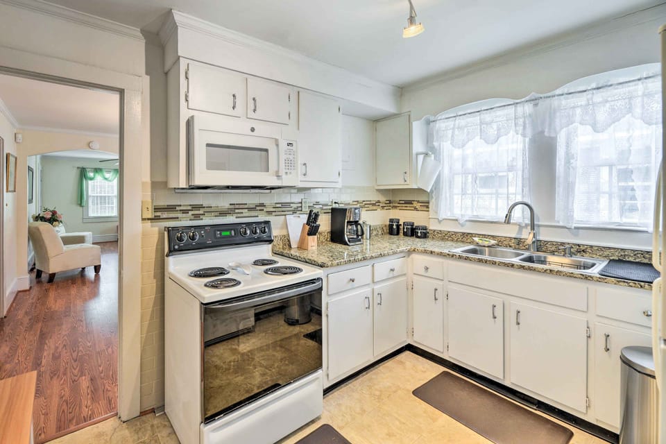 Kitchen | Cooking Basics | Coffee Maker | Microwave | Knife Set | Spices
