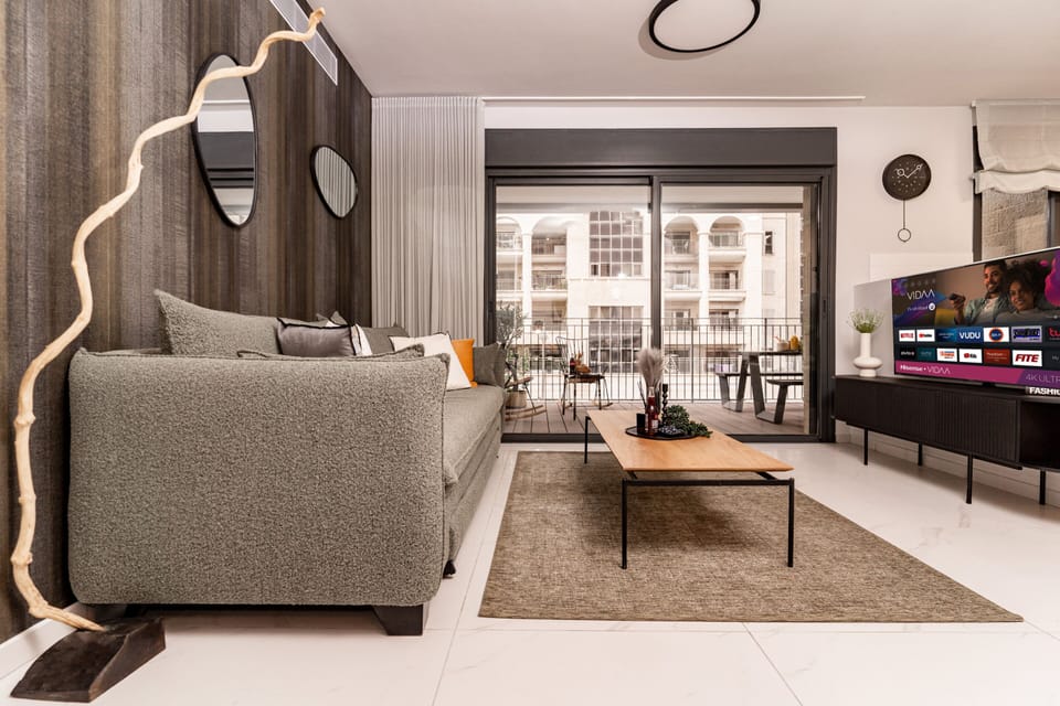 Living Room / Lounge