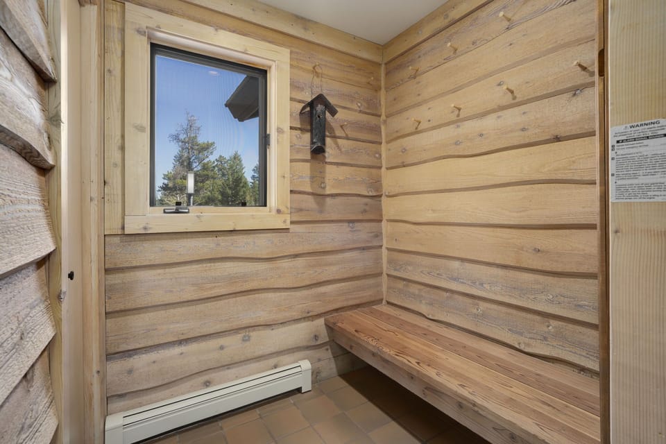 Changing bench aka mud room
