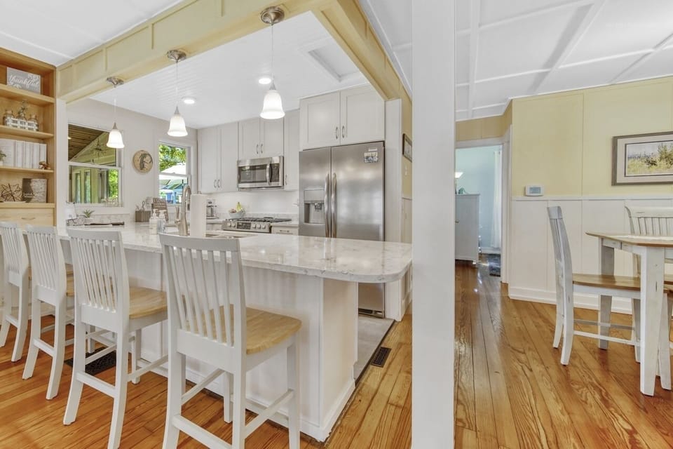 Kitchen island
