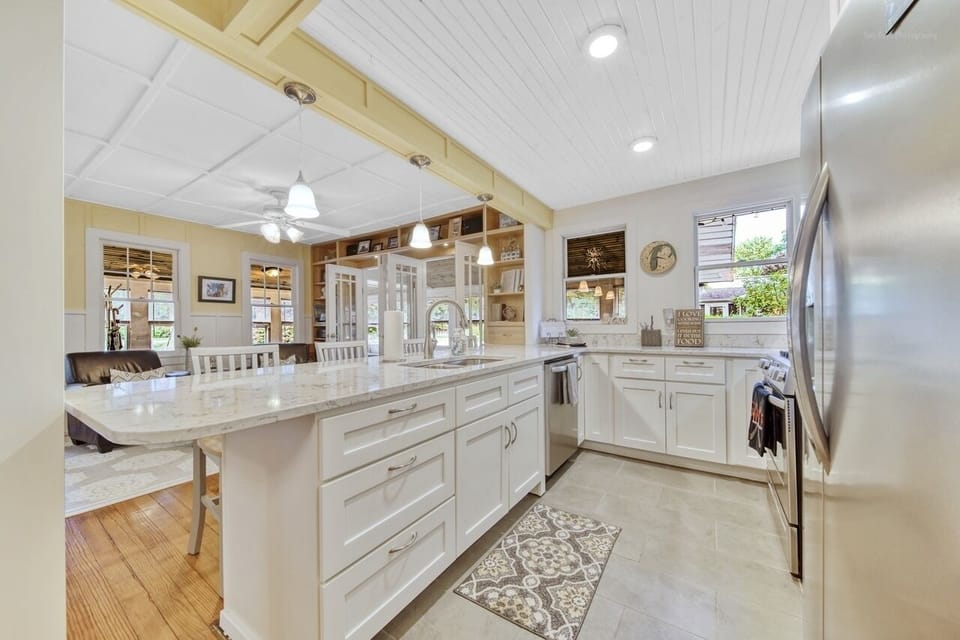 Kitchen island
