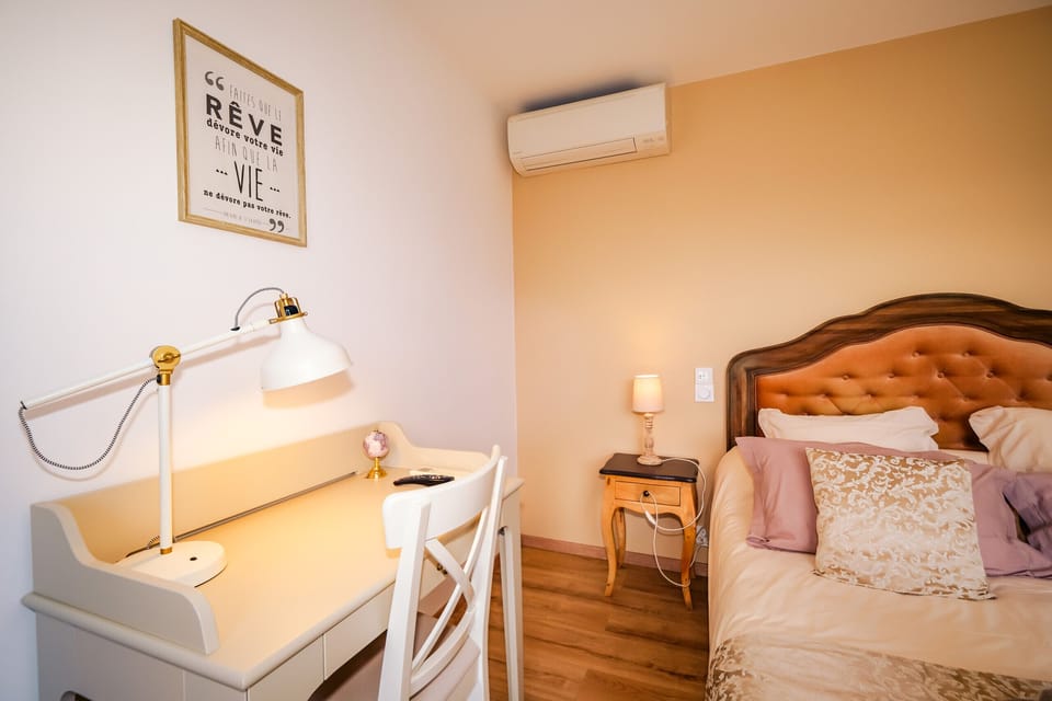 3 bedrooms with 160cm beds - Tv - Air conditioning - Direct access to terrace OR balcony - 1 cot - 1 bathroom per bedroom - Shower, washbasin + WC - 3 hairdryers - Towels provided.
