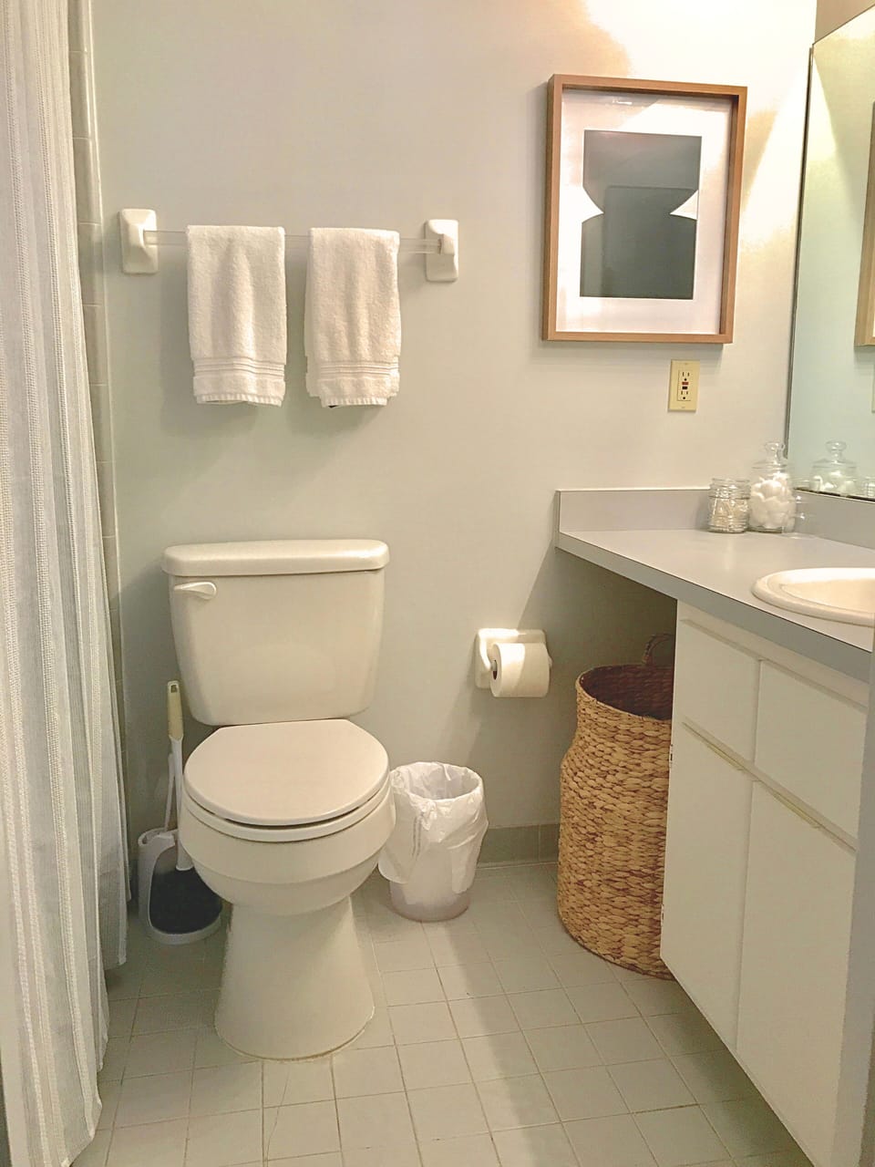 Primary bath tub/shower combo