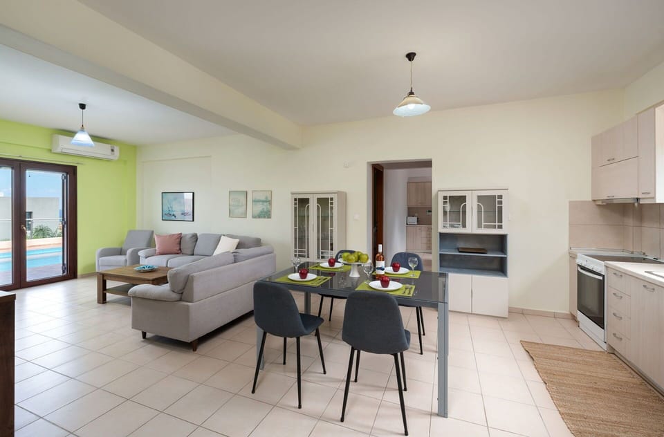 Dining Room, Kitchen