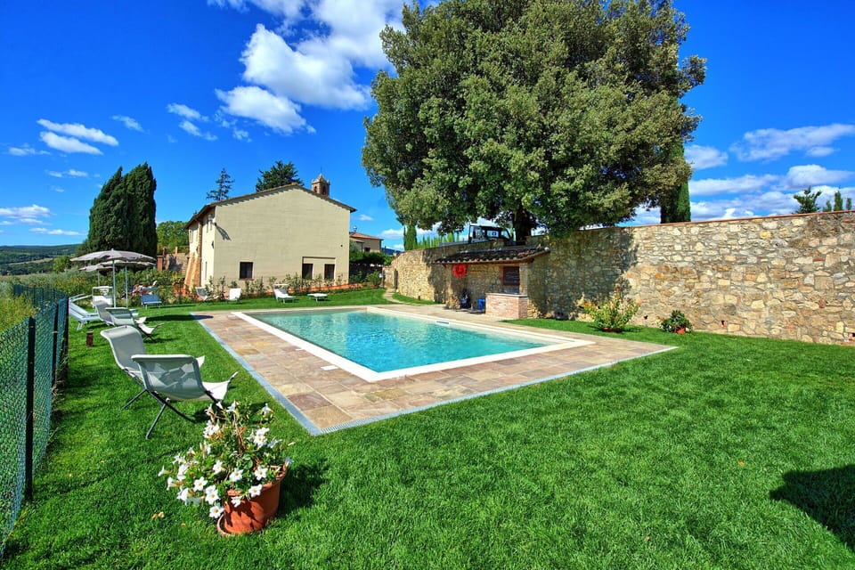 Building Exterior, Garden, Pool, Scenic View