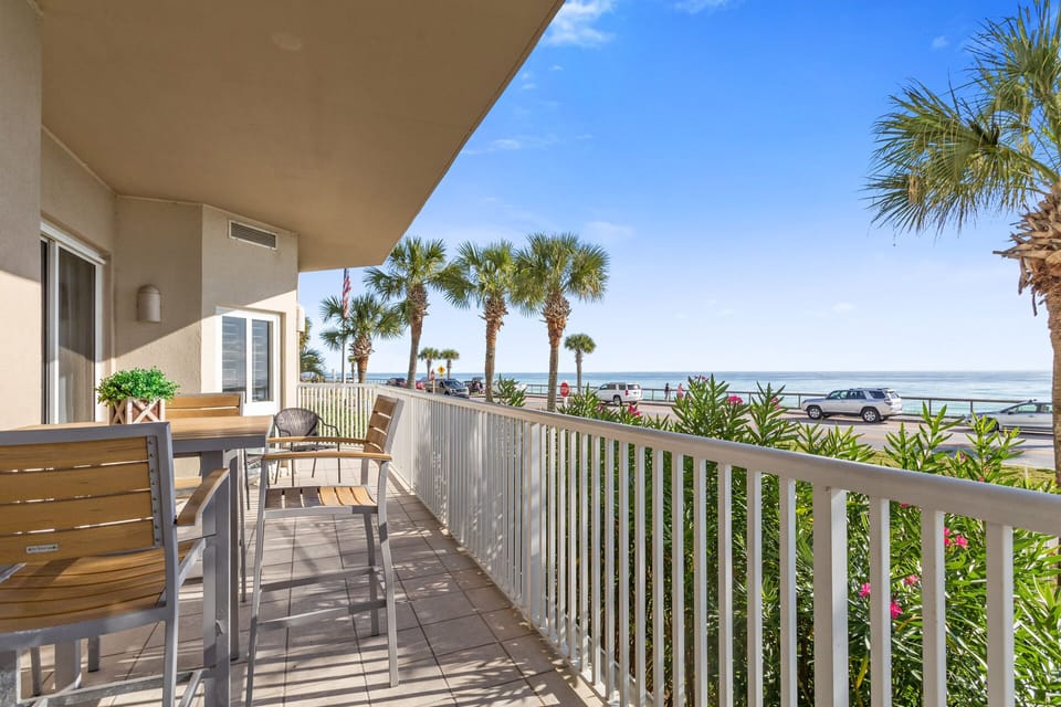 Empress 204 Balcony