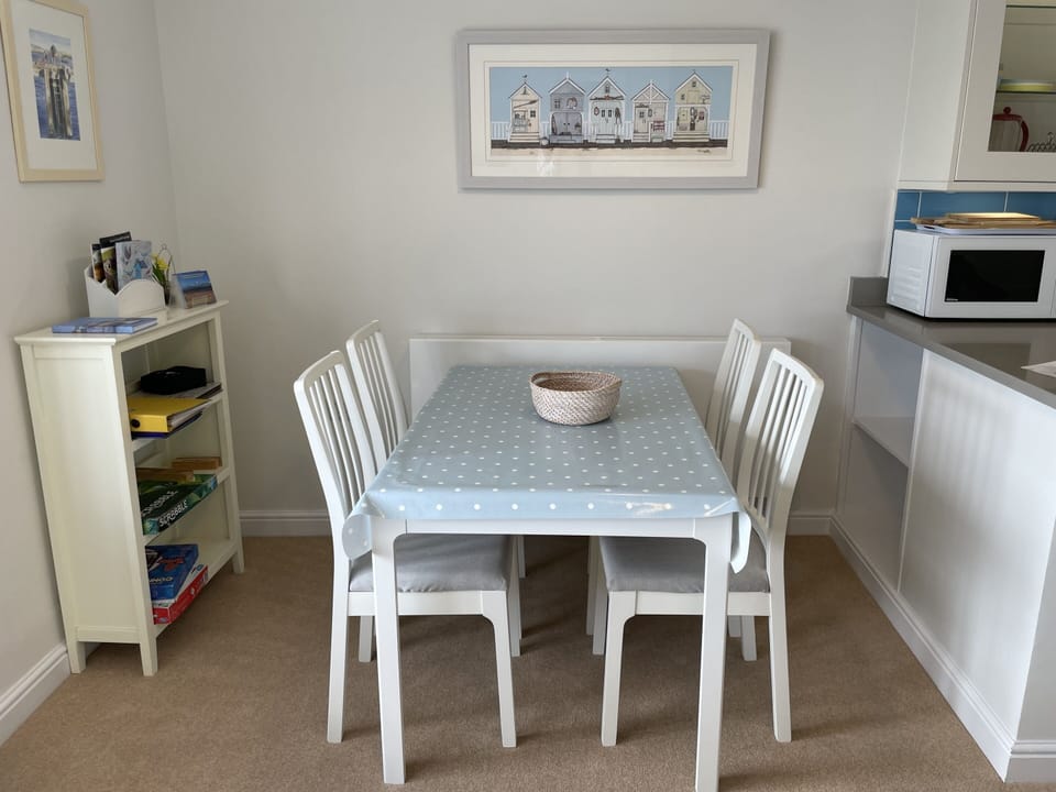 Dining table with super views