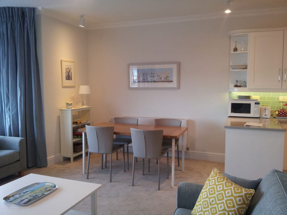 Dining area suitable with space for four guests