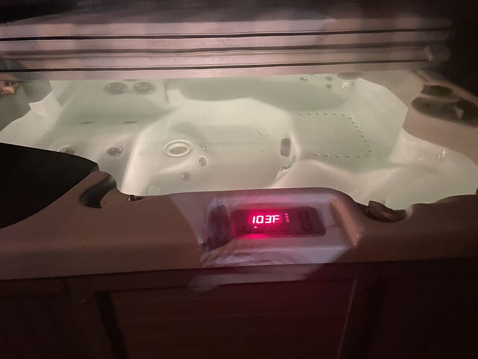 Working hot tub 
